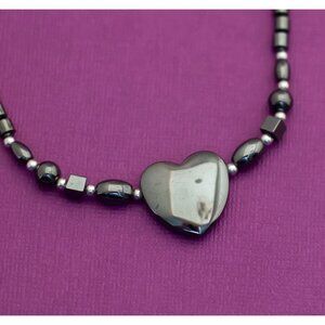 Vintage Gothic Heart Gray Black Pendant Necklace 17 Inches - Q5